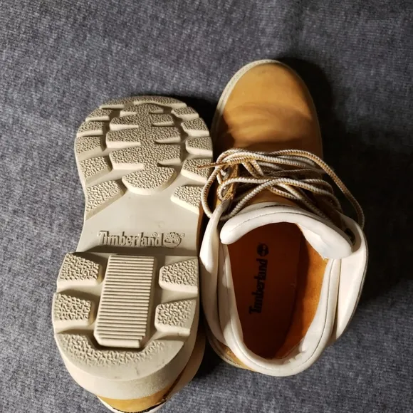 Timberland Boys tan boots Size 3.5