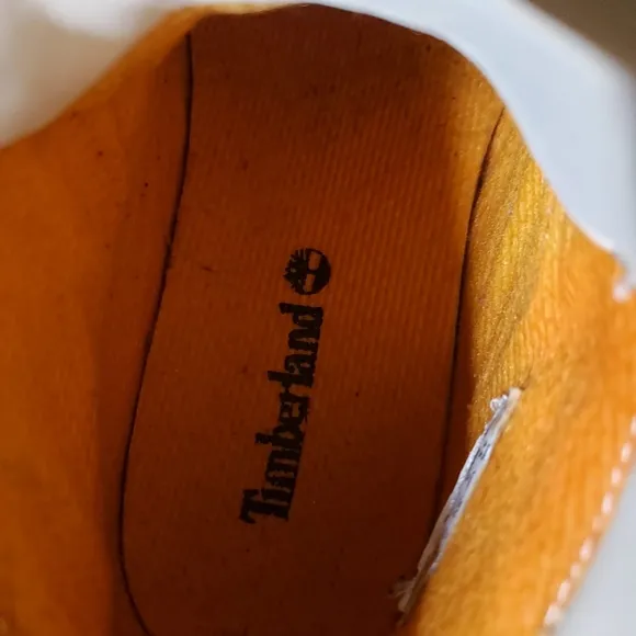 Timberland Boys tan boots Size 3.5