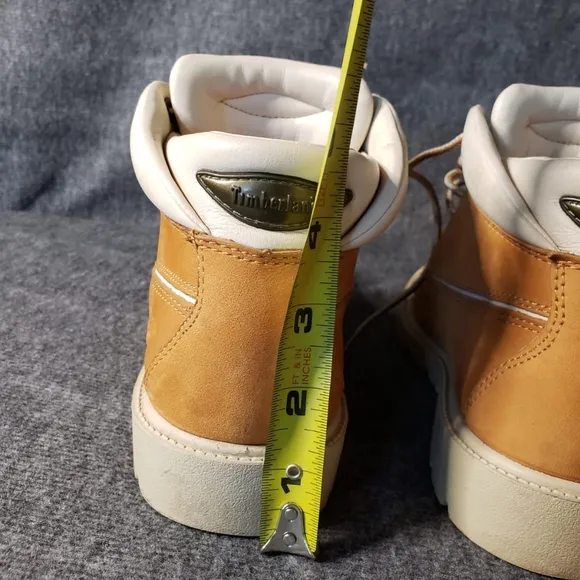 Timberland Boys tan boots Size 3.5
