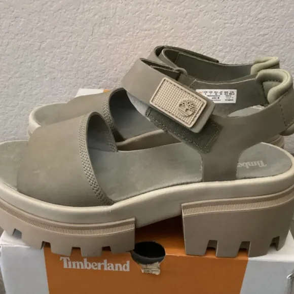 TIMBERLAND Women's Everleigh Ankle Strap Sandals, size 9