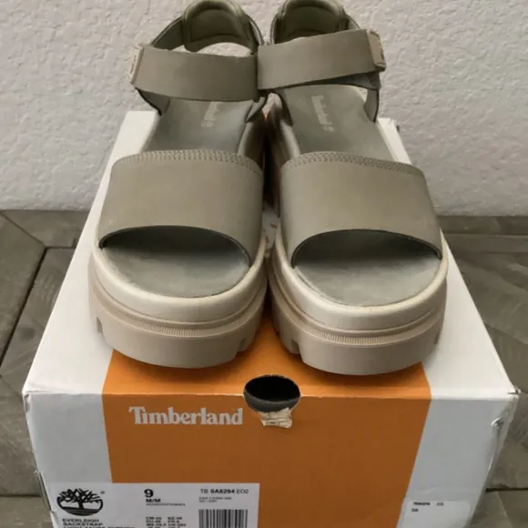 TIMBERLAND Women's Everleigh Ankle Strap Sandals, size 9