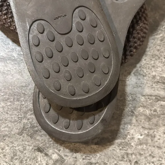 To Boot New York Men's Flip Flop Sandals. Size 9