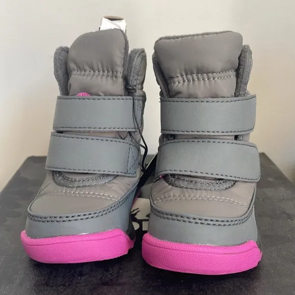 Toddler Girls Sorel Whitney II strap size 4 boots. New