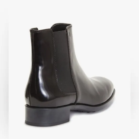 TOD’S Black Patent Leather Chelsea Ankle Boots