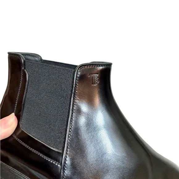 TOD’S Black Patent Leather Chelsea Ankle Boots