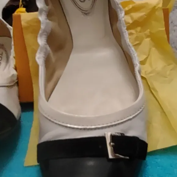 Tod’s Driving Shoes White, Black Suede Bow at Toe, Silver Buckle Hardware