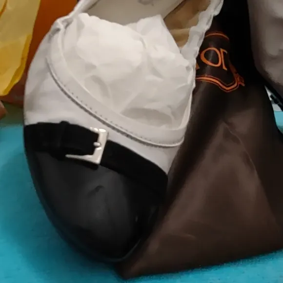 Tod’s Driving Shoes White, Black Suede Bow at Toe, Silver Buckle Hardware