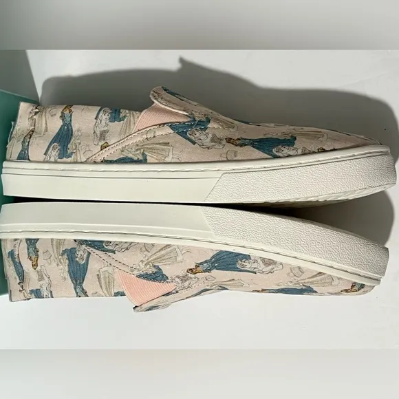 Toms Disney Sleeping‎ Beauty Youth Luca Slip-On Shoes sneakers pink blue size 6Y