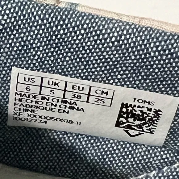 Toms Disney Sleeping‎ Beauty Youth Luca Slip-On Shoes sneakers pink blue size 6Y
