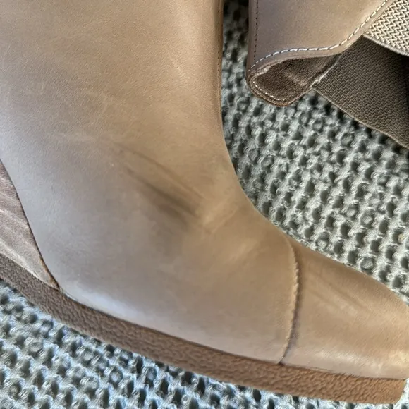 TOMS Women’s Kelsey Wedge Boots 7.5