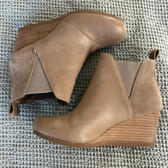 TOMS Women’s Kelsey Wedge Boots 7.5