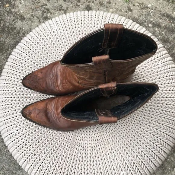 Tony Lama boots. 8