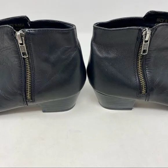 Topshop Studded Chelsea Boots- Size 6