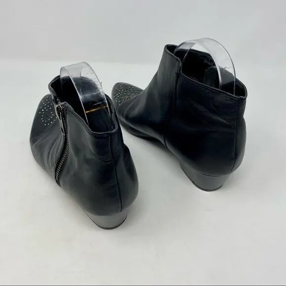 Topshop Studded Chelsea Boots- Size 6