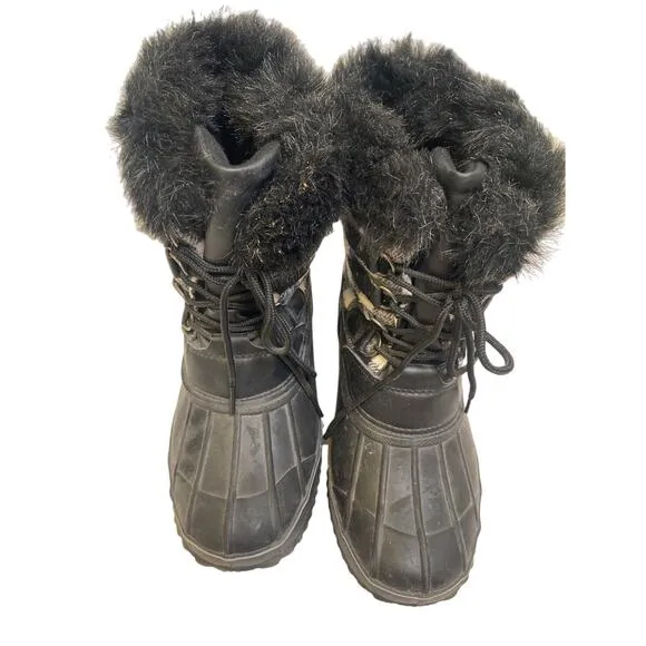 Torrid Plaid Faux Fur Trim Lace Up Duck Boots Winter NWOT Sz 9 Water Resistant
