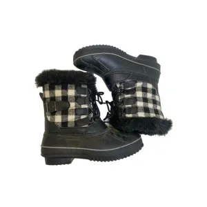 Torrid Plaid Faux Fur Trim Lace Up Duck Boots Winter NWOT Sz 9 Water Resistant