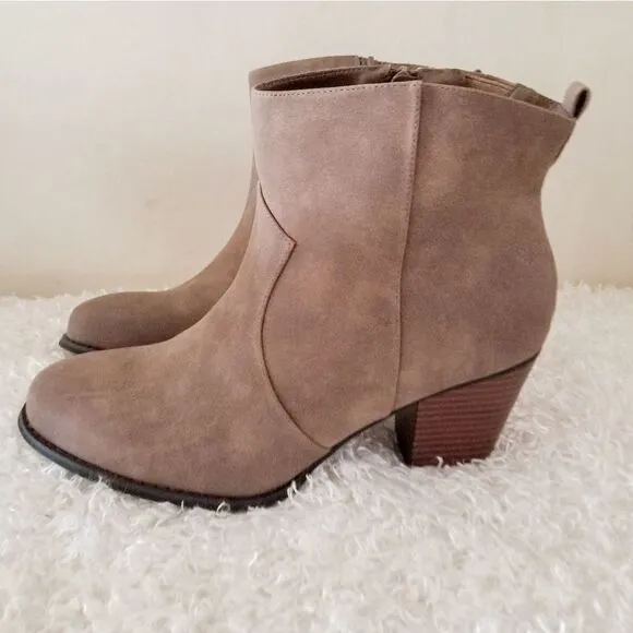Torrid b brn pu western hl btie ankle boots