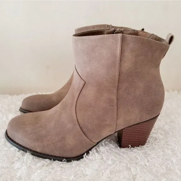 Torrid b brn pu western hl btie ankle boots