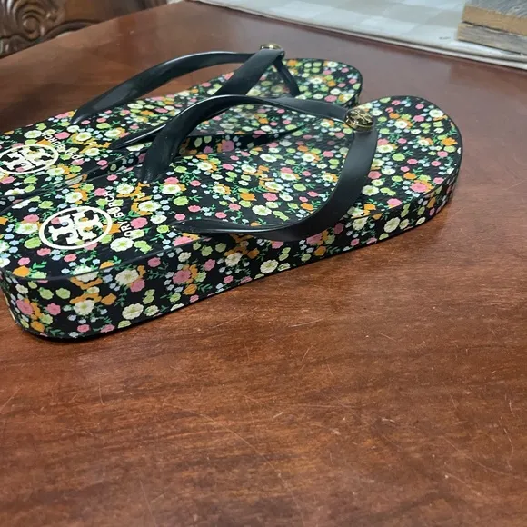 Tory Burch Classic Wedge Flip Flops Sandals Vilette