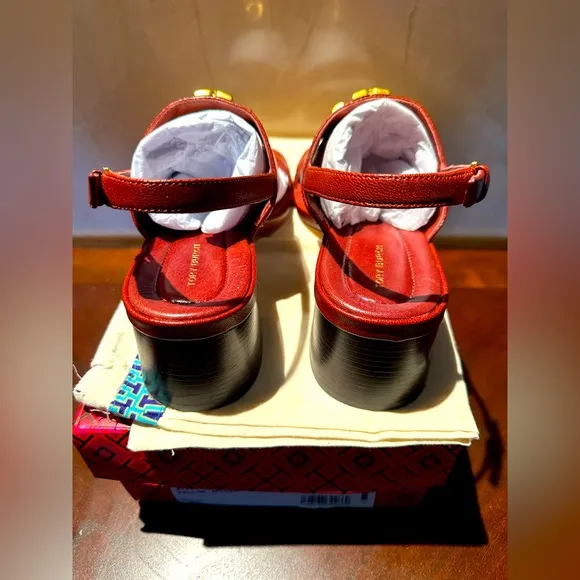 Tory Burch  Eleanor Sandals in Paprika color with Gold Logo