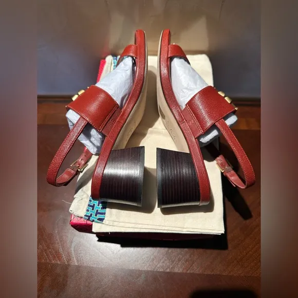 Tory Burch  Eleanor Sandals in Paprika color with Gold Logo