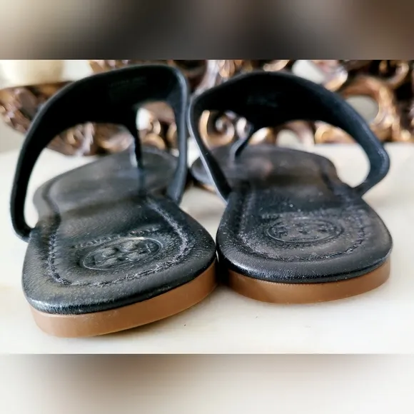 Tory Burch Judy Thong Sandals Black/ Gold Logo Tumbled Calf Leather US 9