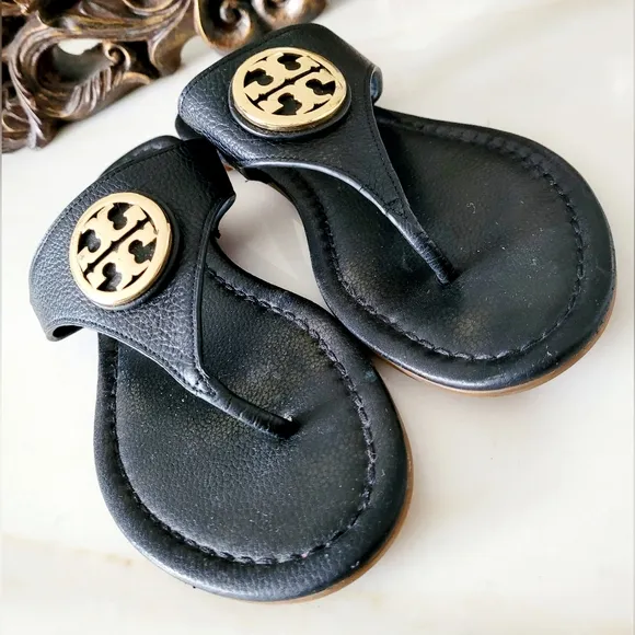 Tory Burch Judy Thong Sandals Black/ Gold Logo Tumbled Calf Leather US 9