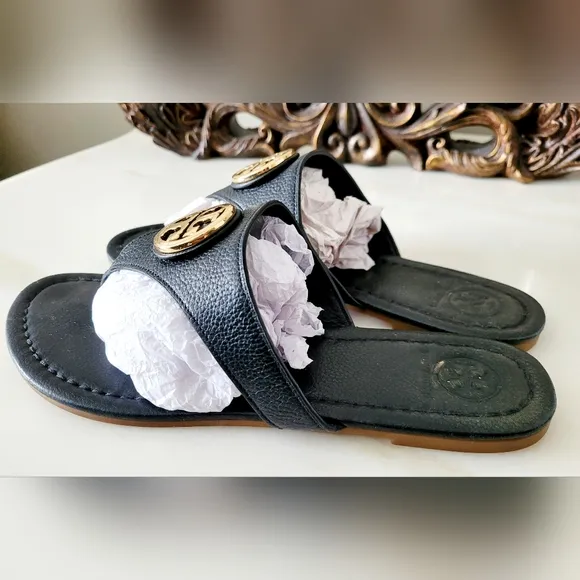Tory Burch Judy Thong Sandals Black/ Gold Logo Tumbled Calf Leather US 9
