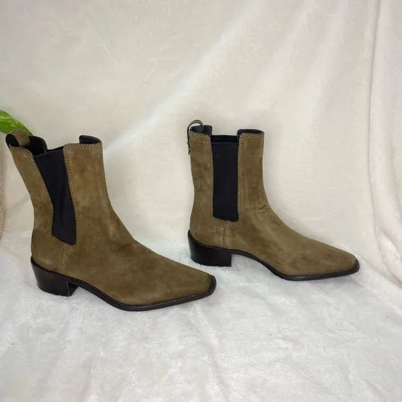 TORY BURCH MEDALLION CHELSEA‎ ANKLE BOOT SUEDE RIVER ROCK 5M, B 239
