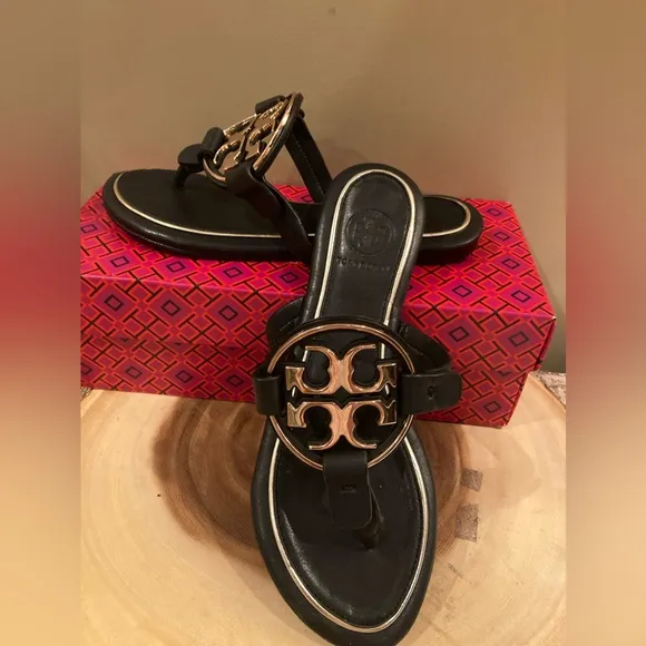 Tory Burch Miller Metal Logo Thong Sandal, Gold/black Sz-7.5