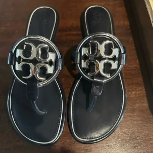 Tory Burch Navy Leather Sandals Metal Miller Logo Silver Sz 10 NIB