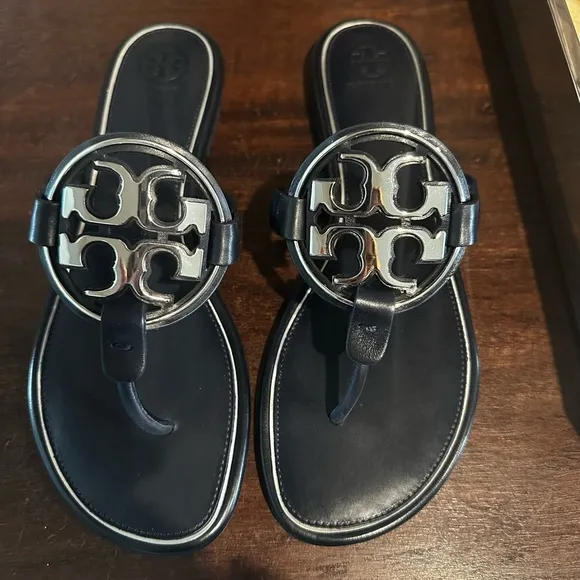 Tory Burch Navy Leather Sandals Metal Miller Logo Silver Sz 10 NIB