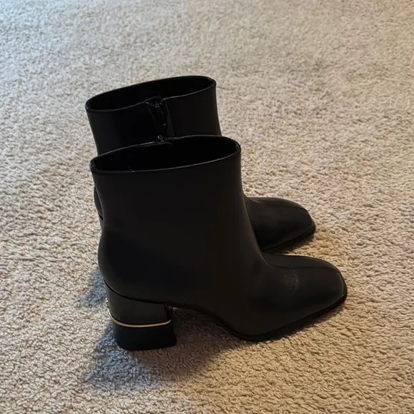 Tory Burch size 8 Black Ankle Boots with Gold Accent Brand New W/O Box