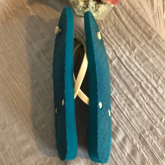 TORY BURCH sz 9 casual thong flip flops sandals in teal red black floral pattern