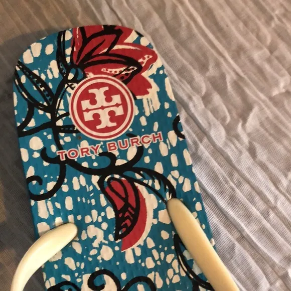 TORY BURCH sz 9 casual thong flip flops sandals in teal red black floral pattern