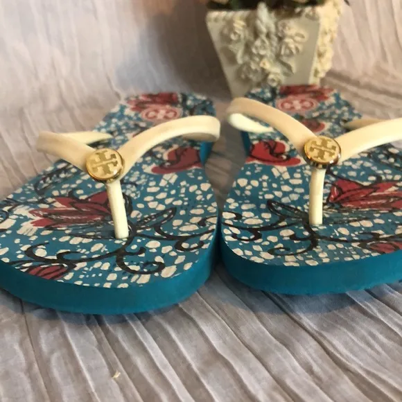 TORY BURCH sz 9 casual thong flip flops sandals in teal red black floral pattern