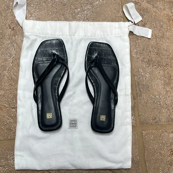 Toteme Croc Embossed Flip Flop Sandals in Black 37