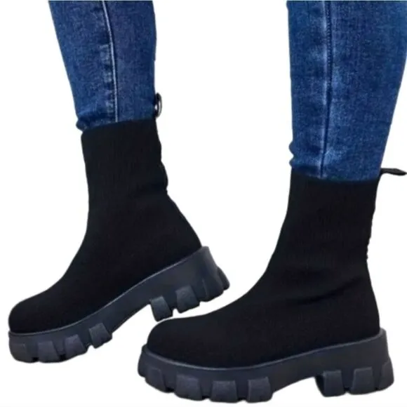 Trendy women's boots sz 10.5