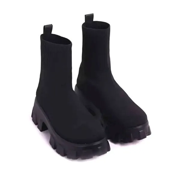 Trendy women's boots sz 10.5