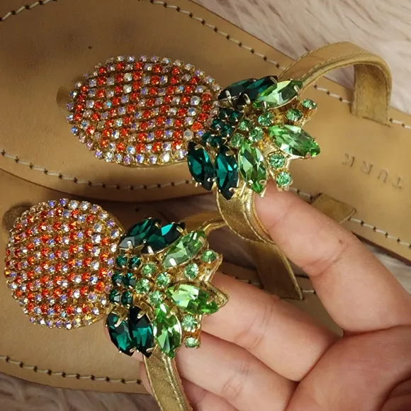 Trina Turk crystal bling pineapple flip flop sandals sz 8