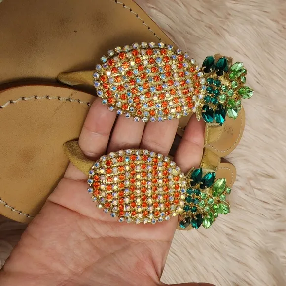 Trina Turk crystal bling pineapple flip flop sandals sz 8