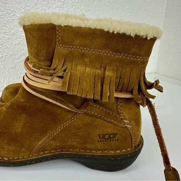 Ugg ankle Boots Gaviota Women 8 Rubber Sole Chestnut Structured Suede Fringe