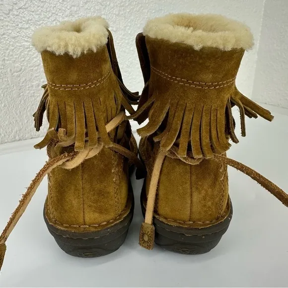 Ugg ankle Boots Gaviota Women 8 Rubber Sole Chestnut Structured Suede Fringe