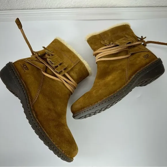 Ugg ankle Boots Gaviota Women 8 Rubber Sole Chestnut Structured Suede Fringe