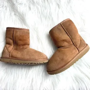 UGG Australia Little Kid’s Classic  Short Chestnut Boot Sz 3