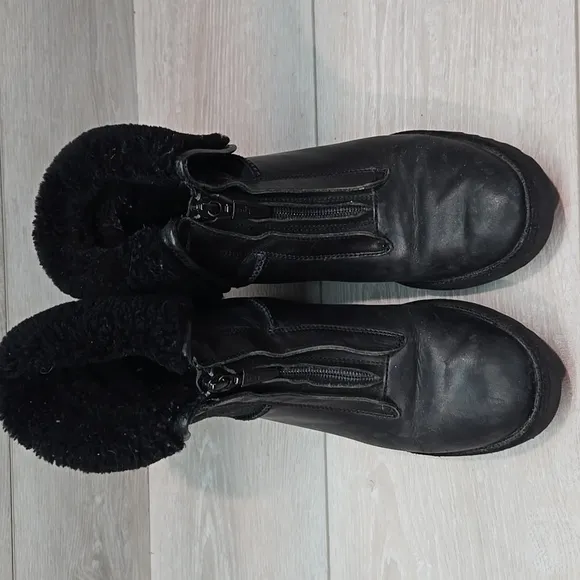 Ugg Australia Women's Ankle Leatger Black Shearling-Lined Boots Shoes Sz 7