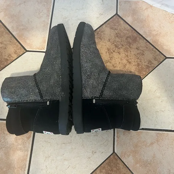 Ugg Australia wool pull on boots LOVE HEART rare sparkle fleece lined women’s 7