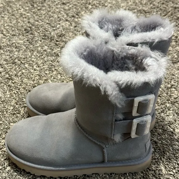 UGG Bailey Fashion Buckle color gray
