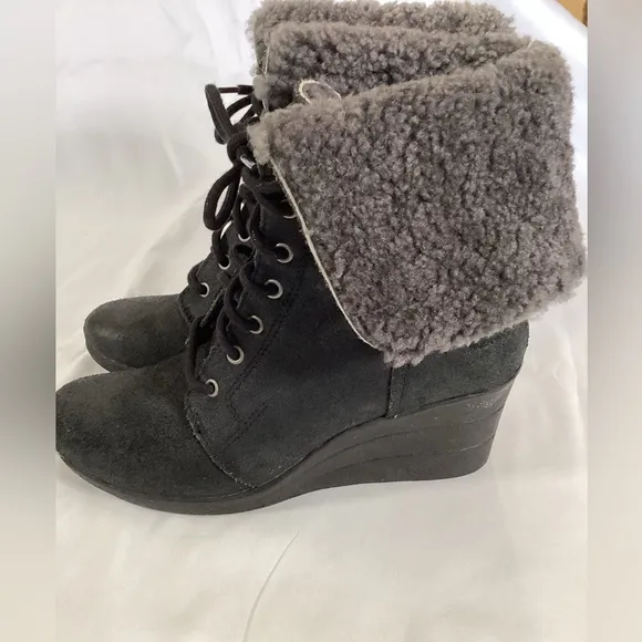 UGG Black Zea Lace Up Wedge Boots Size 7