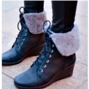 UGG Black Zea Lace Up Wedge Boots Size 7